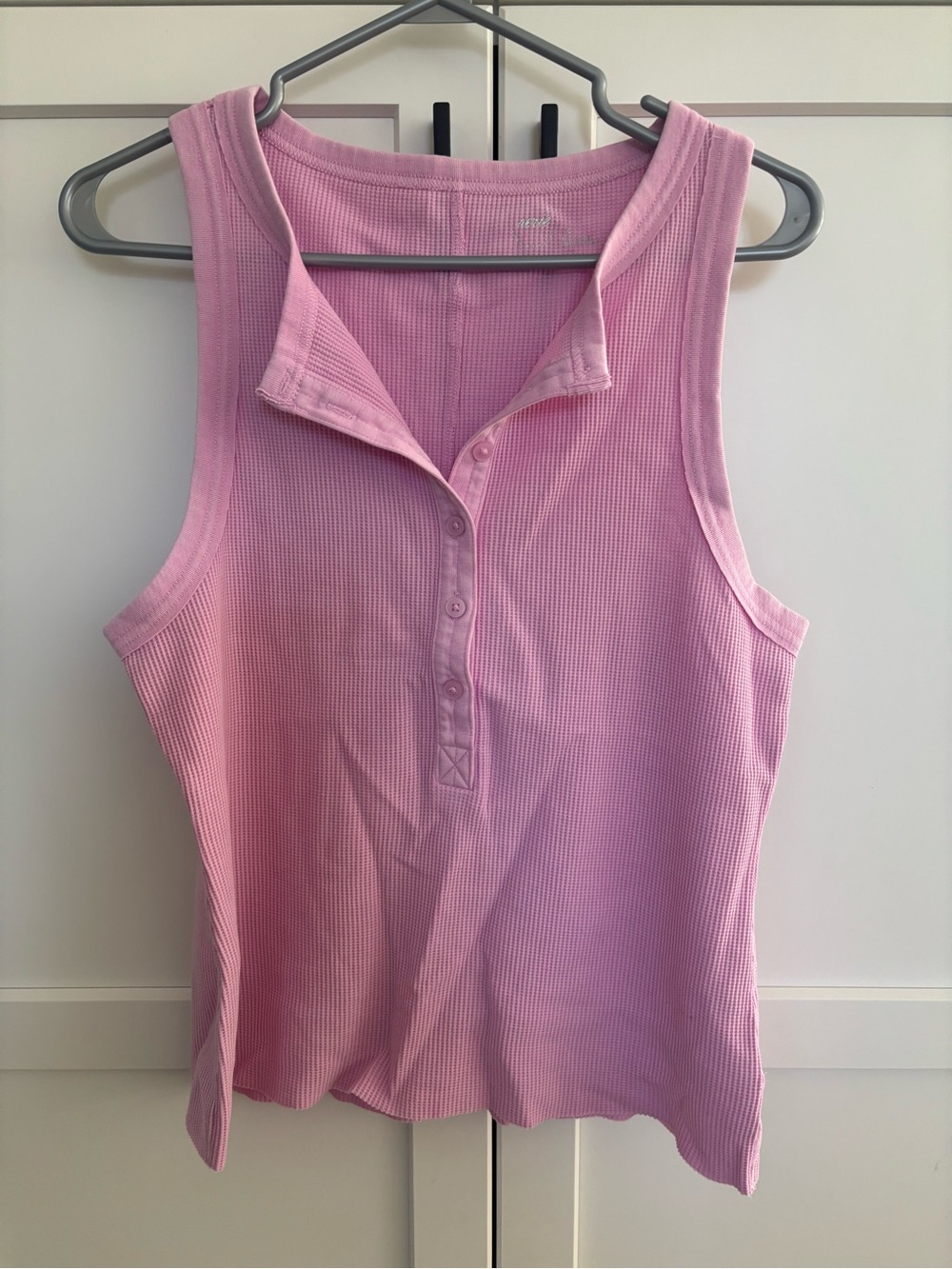 🩷 Aerie waffle tank with buttons L